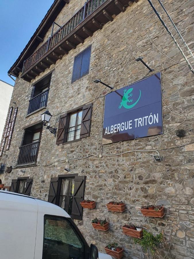 Albergue Triton - Villanúa Екстериор снимка